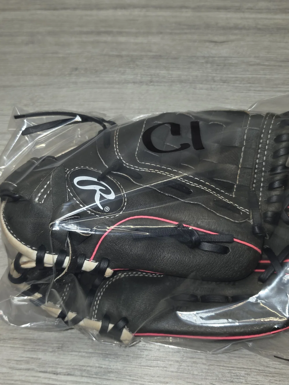 Rawling Storm 11in Softball Right Hand Glove Youth Black Leather